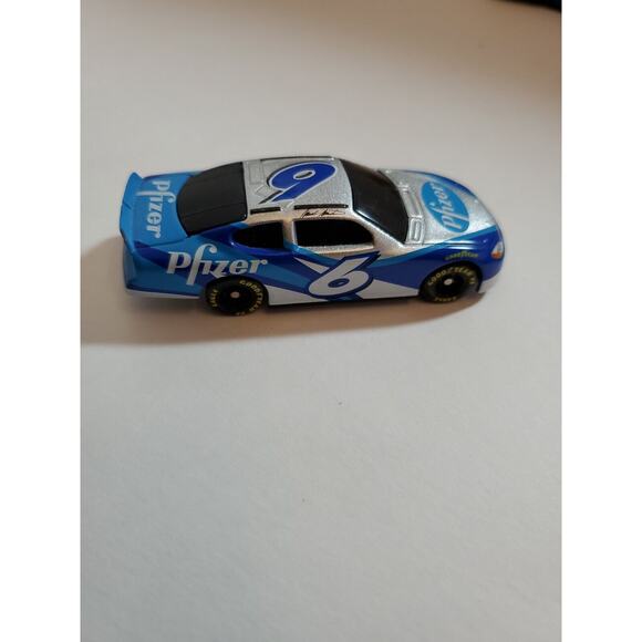 PFIZER #6 Team Blue Caliber Die Cast Car 2000 1:64 Racing Toy Y2K Collectible - Picture 2 of 8